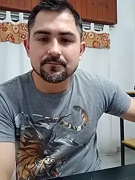 Bradd_32: онлайн-секс-чат