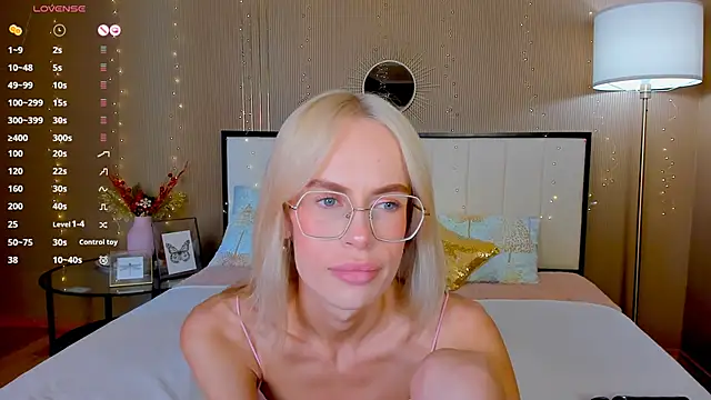 XXX chat uživo modela bellatip