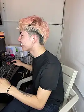AlexanderCollman2 Live XXX-chat