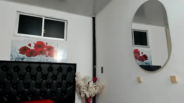pinky_f00x Chat XXX in diretta