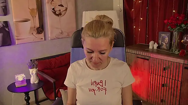 DonnaSmitth Adlı Modelin Canlı XXX Sohbeti