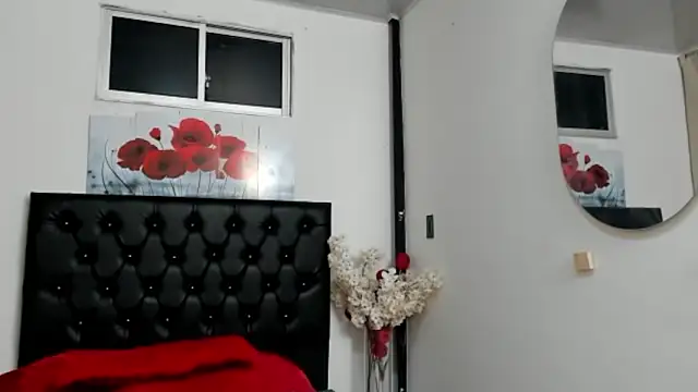 pinky_f00x Chat XXX in diretta