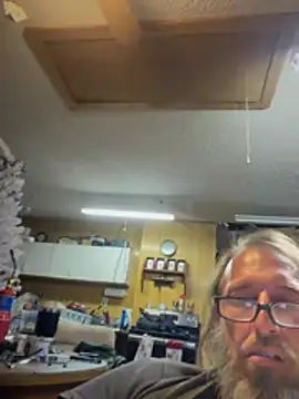 Chat +18 de THE-CHAMPLOVENIPPLES73 ao vivo