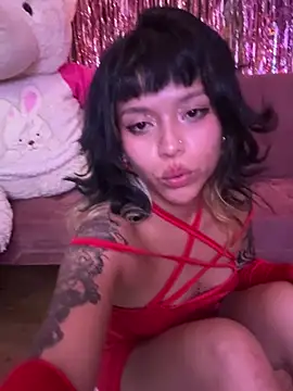 Gatalinaa111 Adlı Modelin Canlı XXX Sohbeti