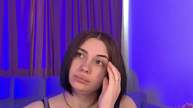 AdrianaToress Adlı Modelin Canlı XXX Sohbeti