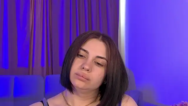 AdrianaToress XXX чат на живо