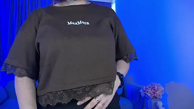 Chat XXX en directo de AdrianaToress