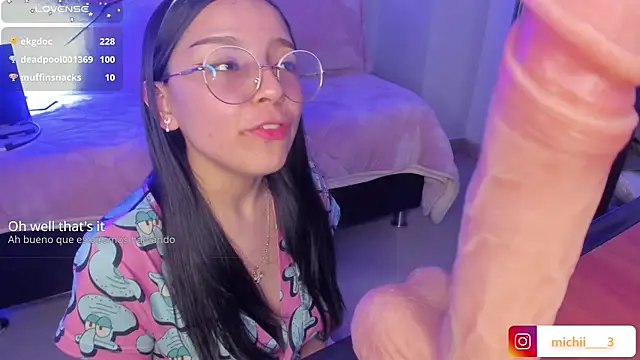 Chat +18 de kitty_patitas_suavesss ao vivo