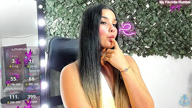 DestinyHills live XXX chat