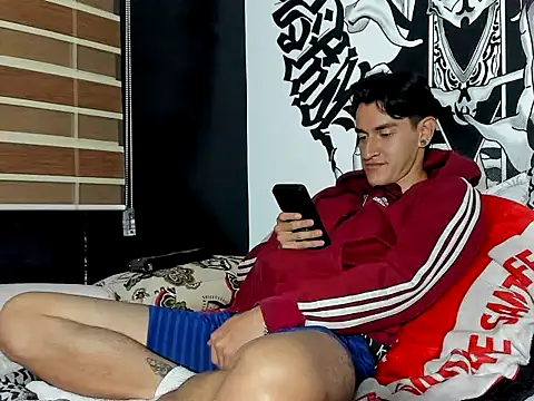 Damian-Leclair Adlı Modelin Canlı XXX Sohbeti