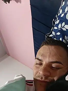 Edwin_Q Adlı Modelin Canlı XXX Sohbeti