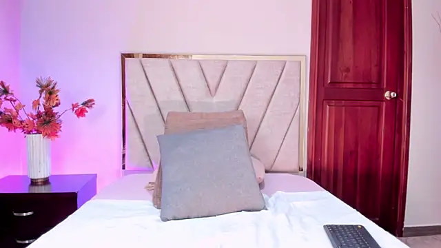 AnnaDenver Chat XXX live
