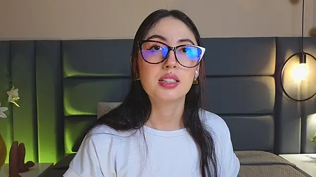 Emilywatsonn Adlı Modelin Canlı XXX Sohbeti