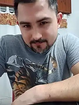 Bradd_32 Live XXX Chat