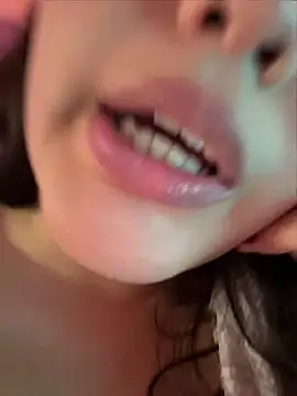 Angeldusttt's Live XXX Chat