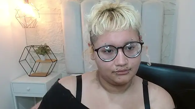Chat XXX ao vivo de Echypyon_
