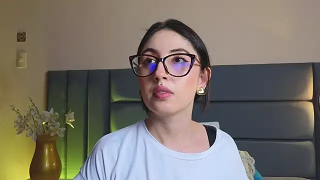 צ'אט XXX בשידור חי של Emilywatsonn