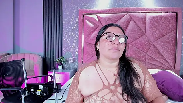 Amanda-Cruz Adlı Modelin Canlı XXX Sohbeti