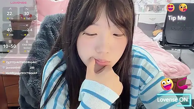 zhnlky Chat XXX in diretta
