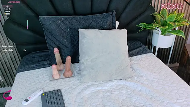 vicky_lopez élő XXX-chatje