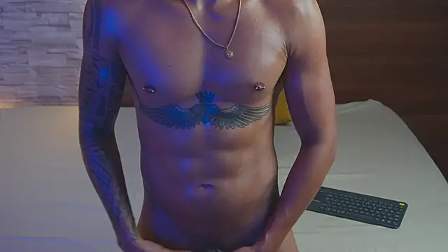 aaron_bolt Chat XXX live