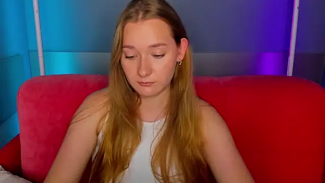 AlinaVice Adlı Modelin Canlı XXX Sohbeti
