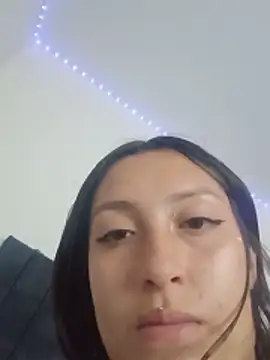 MiaSaen's Live XXX Chat
