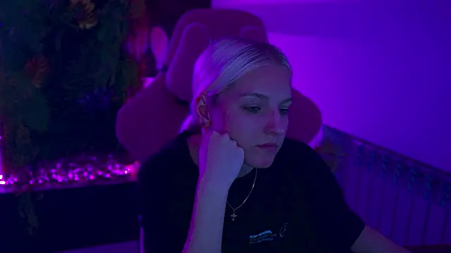ViolaMore Adlı Modelin Canlı XXX Sohbeti