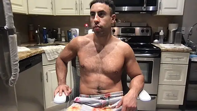 BigGuyMuscle: онлайн-секс-чат