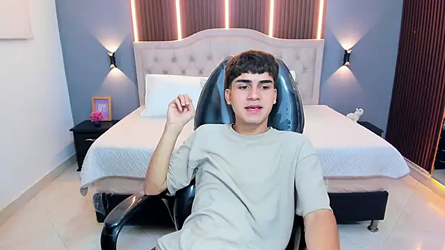 Tommy18__: απευθείας συνομιλία ΧΧΧ