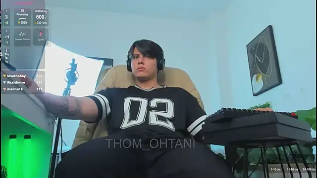 XXX chat uživo modela Thom_Ohtani