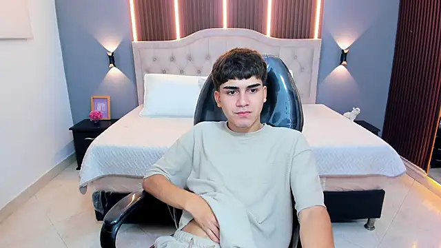Tommy18__ – Live XXX-chat