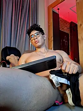 GrayAndrews Live XXX Chat