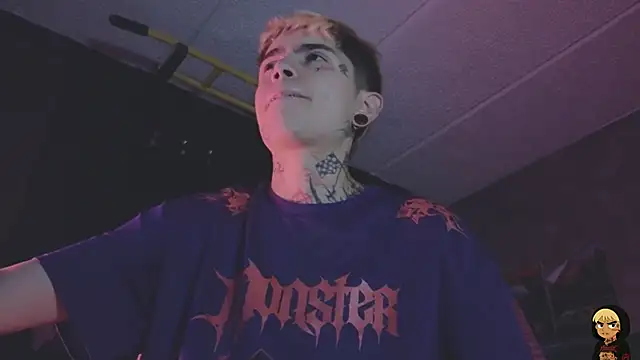 Онлайн чат XXX AcidMilo