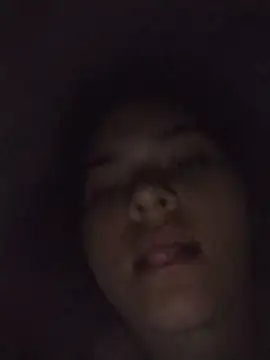 Lila_Phone Show in webcam