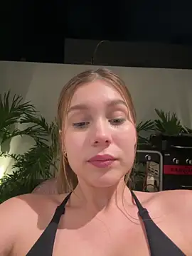 Chat XXX en directo de Nikii__