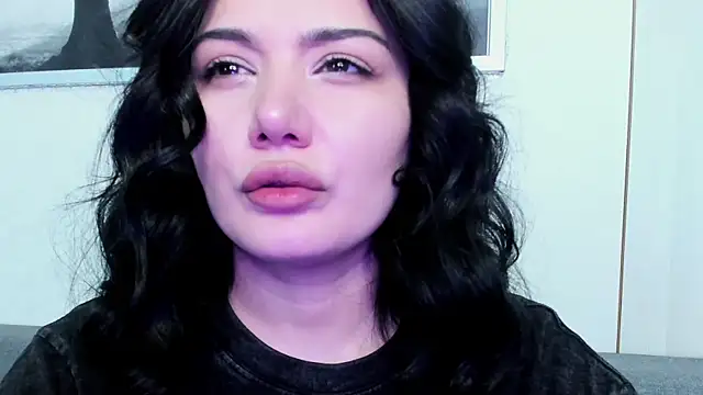 XXX chat uživo modela Dark_Moni