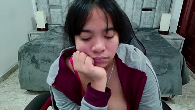 แชท XXX สดของ laureentt_
