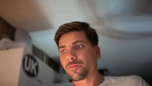 Webkamerová show str8boyx