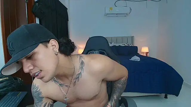 Mrbig_maximo élő XXX-chatje