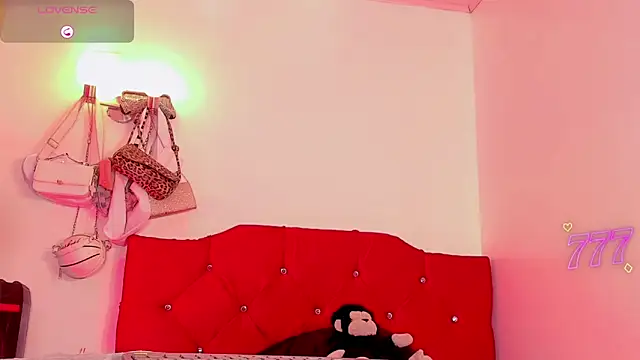 naomy__xx Adlı Modelin Canlı XXX Sohbeti