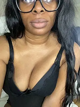 Chatroom XXX en direct de CaliBabiethe1