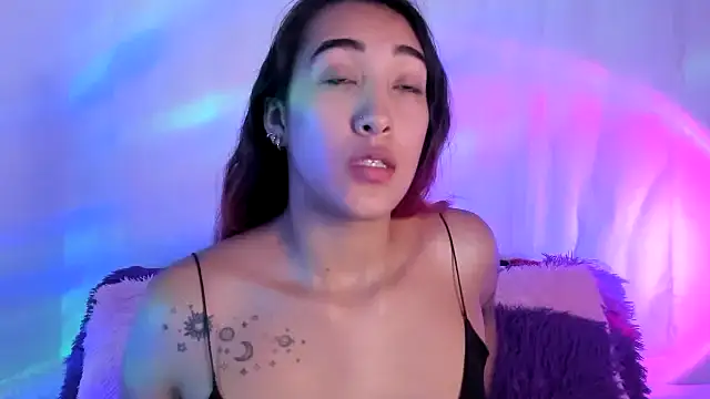 Chatroom XXX en direct de HeidyRousse