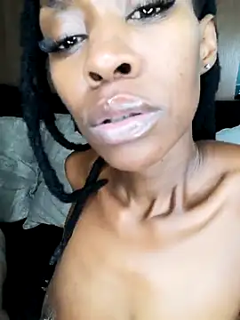 Chatroom XXX en direct de chocolatehotwife