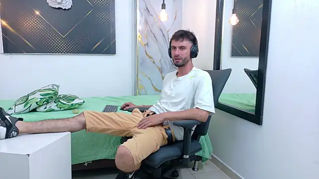 KingOfTemptation Adlı Modelin Canlı XXX Sohbeti