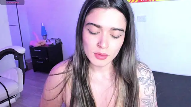 MiaVillalobos' Live XXX Chat