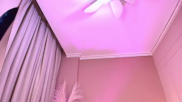 JupiteFox's Live XXX Chat