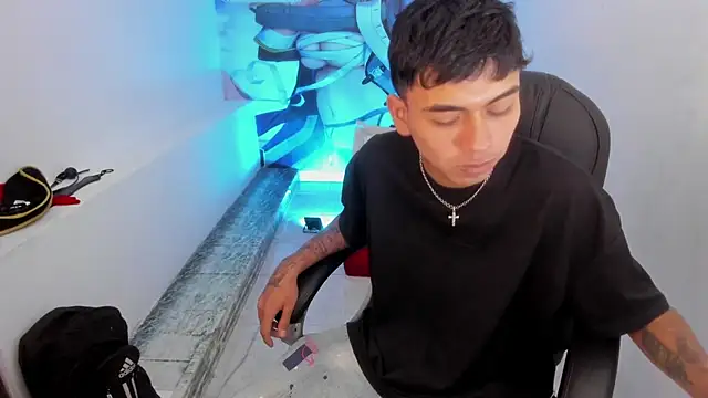 Tyger_Boyy Live XXX-chat