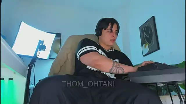 Chat XXX en directo de Thom_Ohtani