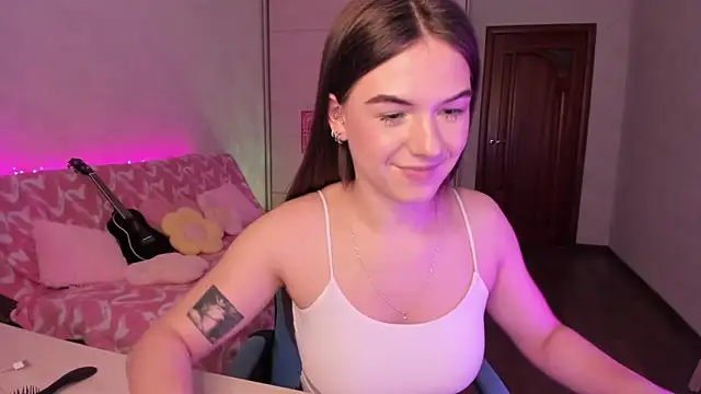 luna_lust_212 Adlı Modelin Canlı XXX Sohbeti